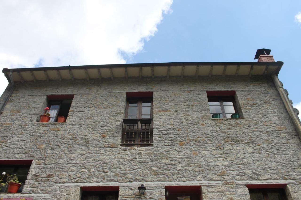 Hostal El Sumiciu Mieres  Exterior foto